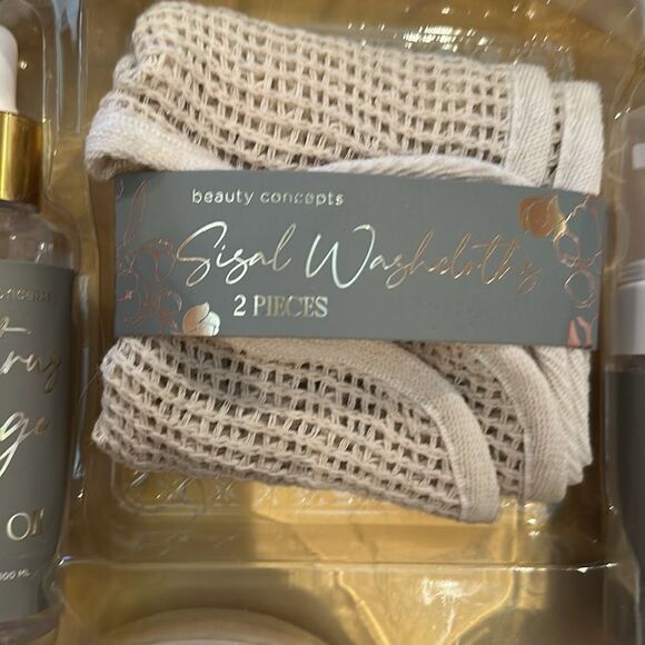 Citrus & Sage Bath Set Body Scrub Body Wash Body Oil Sisal Cloths and Scrubber - Picture 3 of 9